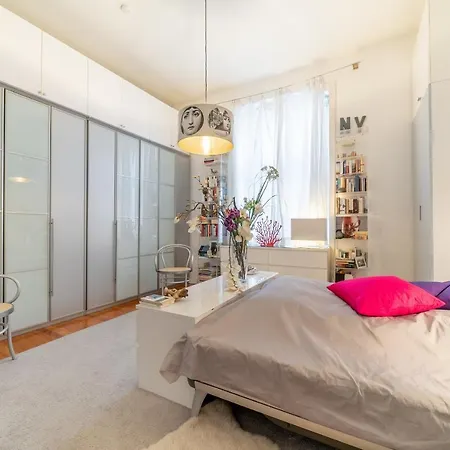 Private Apartment *
